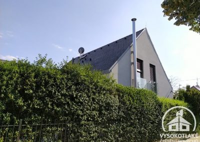 Vyčištěná střecha rodinného domu v Kralupech nad Vltavou