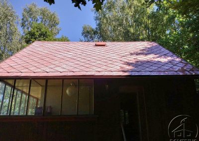 Vyčištěná eternitová střecha v Lensedlích po čištění a nástřiku nano impregnace