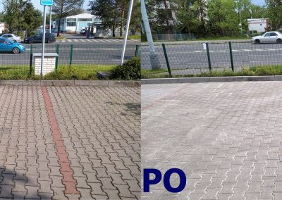 Detail čištění zámkové dlažby před autoservisem Srba – Modřany, stav před a po
