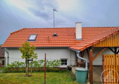 Střecha rodinného domu v Předboji po čištění a aplikaci nanoimpregnace