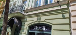 nátěr fasády zelená historická budova