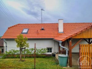 Střecha rodinného domu v Předboji po čištění a aplikaci nanoimpregnace