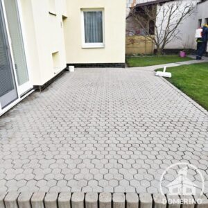 zámková dlažba vyčištěna mosmatic Domerino