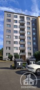 panelový dům v novém plášti