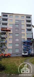 nátěr fasády z vysokozdvižných plošin