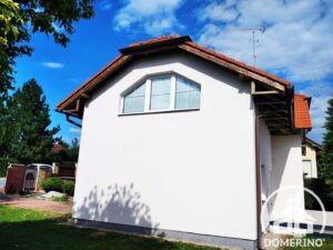 bílá fasáda nový nátěr Domerino