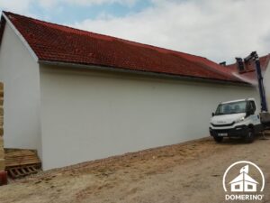 čištění střechy z hydraulické plošiny