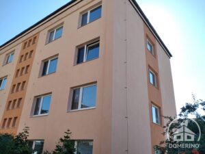 fasáda bez plísní řas a nečistot impregnovaná chráněná