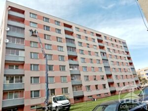 čištění z vysokozdvižných plošin