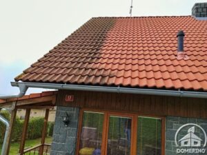 průběh čištění betonové tašky