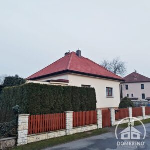 Profesionální odstranění mechu ze střechy