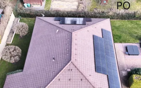 Kompletní čištění betonové střechy v Českém Brodě